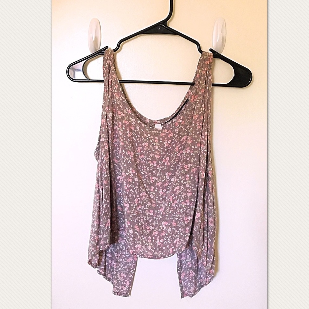 Gray floral crop top